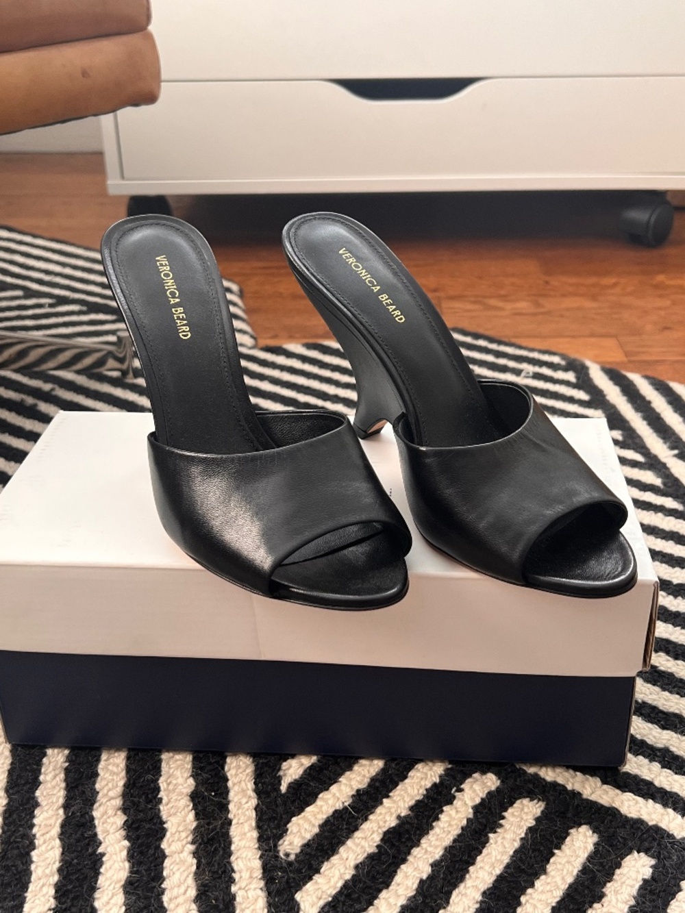 Veronica Beard Mila Black Wedge Sandal Size 8 (Run small, would fit 7)